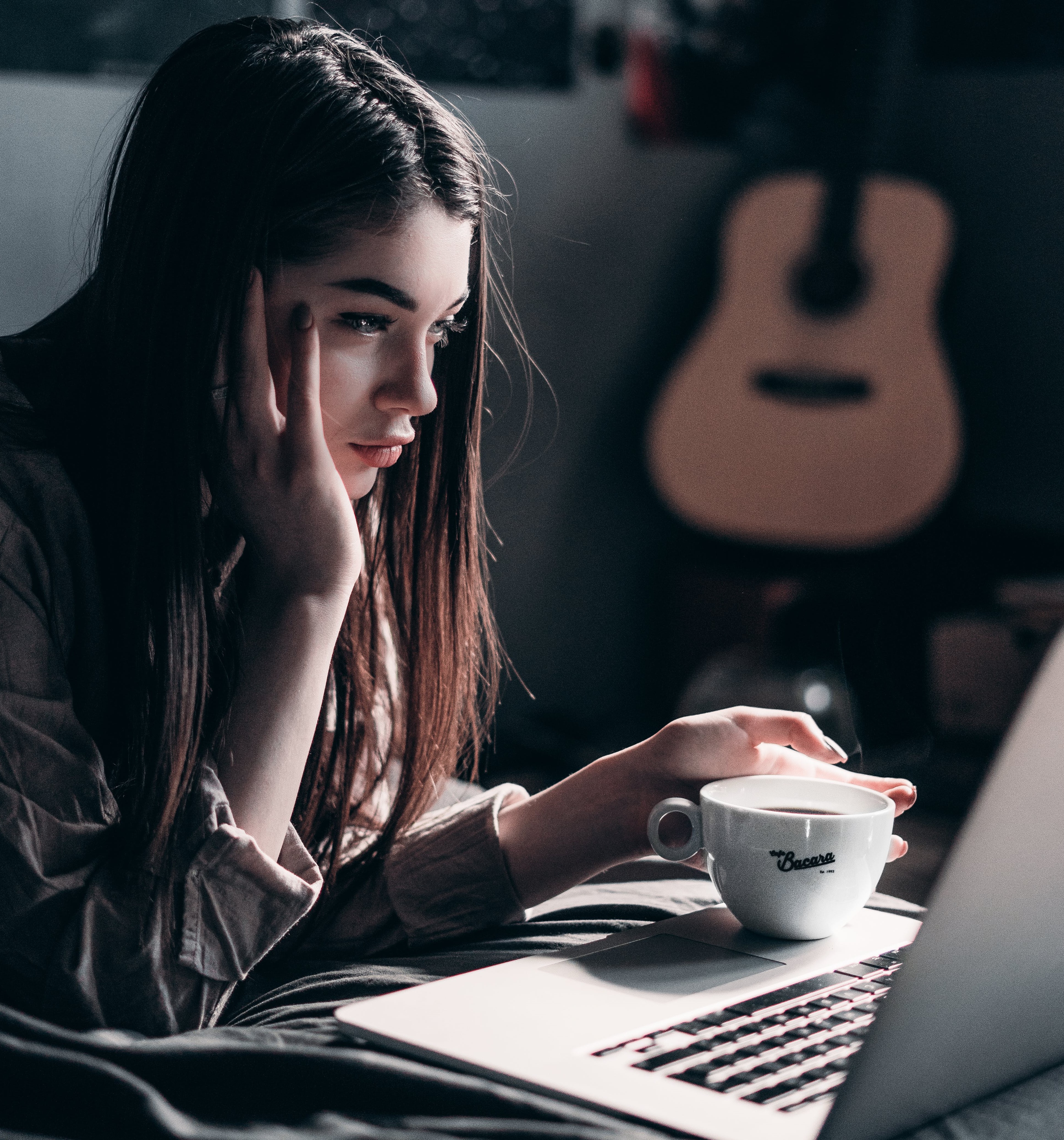 Spain Digital Nomad Visa vs Student Visa: Which to Choose? (2026)