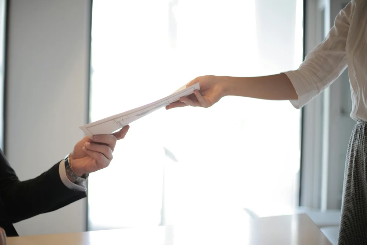 Can I Switch Spanish Language Schools on a Student Visa? (2026)